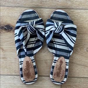 Madewell half bow sandal